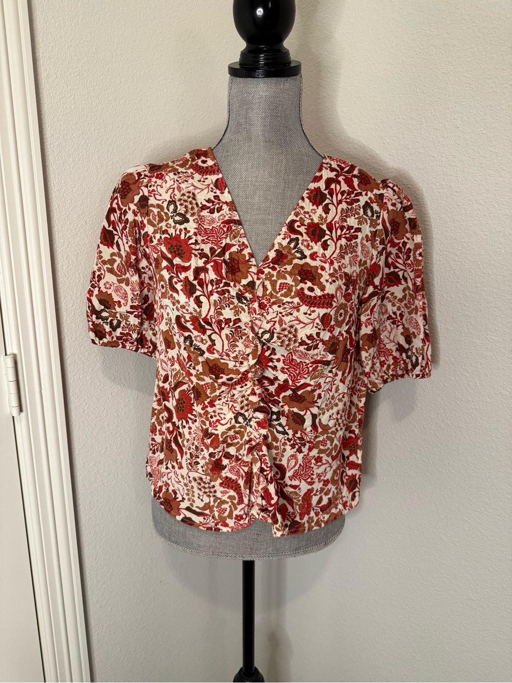 Sam Edelman Red & Brown Floral V-Neck Button Blouse